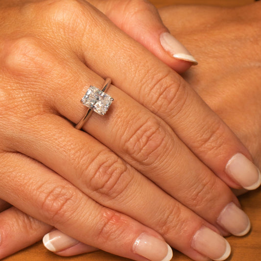 Anel Solitário Emerald Cut 3 quilates