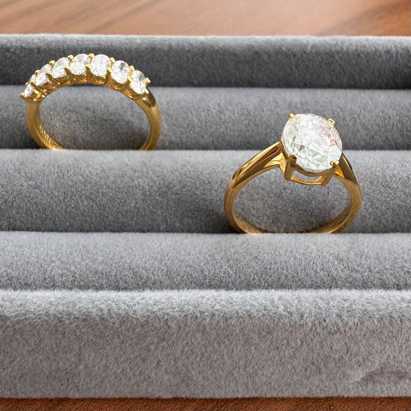 Conjunto de meia aliança oval 30 pontos e solitário oval 3 quilates