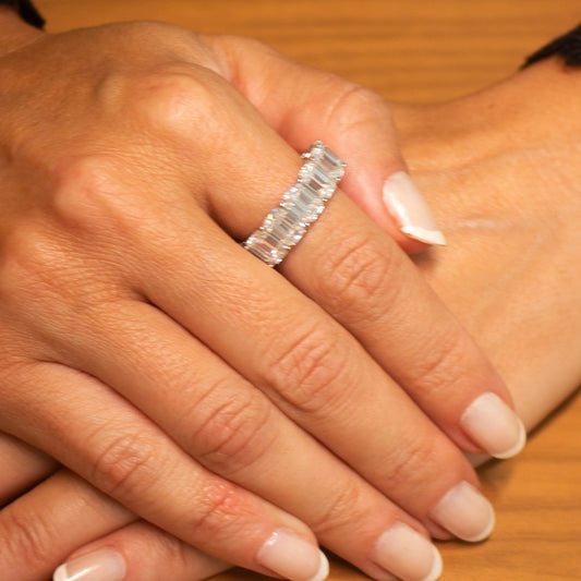 Aliança Emerald Cut de 1 quilate cada moissanite
