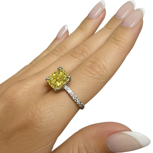 Anel Lídia, solitário emerald cut fancy yellow de 5 quilates